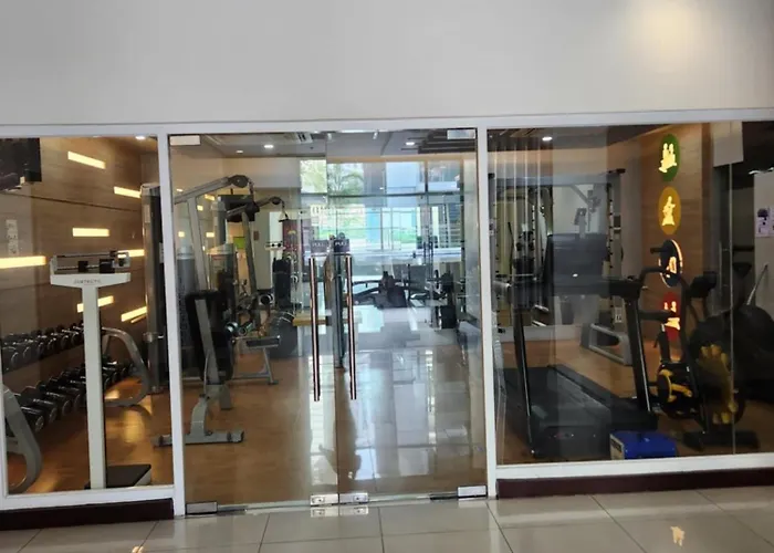 Staycation By Jem - Across Naia T3 In Newport