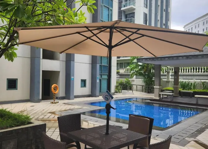 Staycation By Jem - Across Naia T3 In Newport 4*