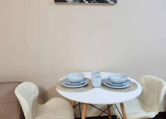 Staycation By Jem - Across Naia T3 In Newport Aparthotel Manila