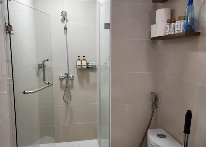 Staycation By Jem - Across Naia T3 In Newport Aparthotel 4*